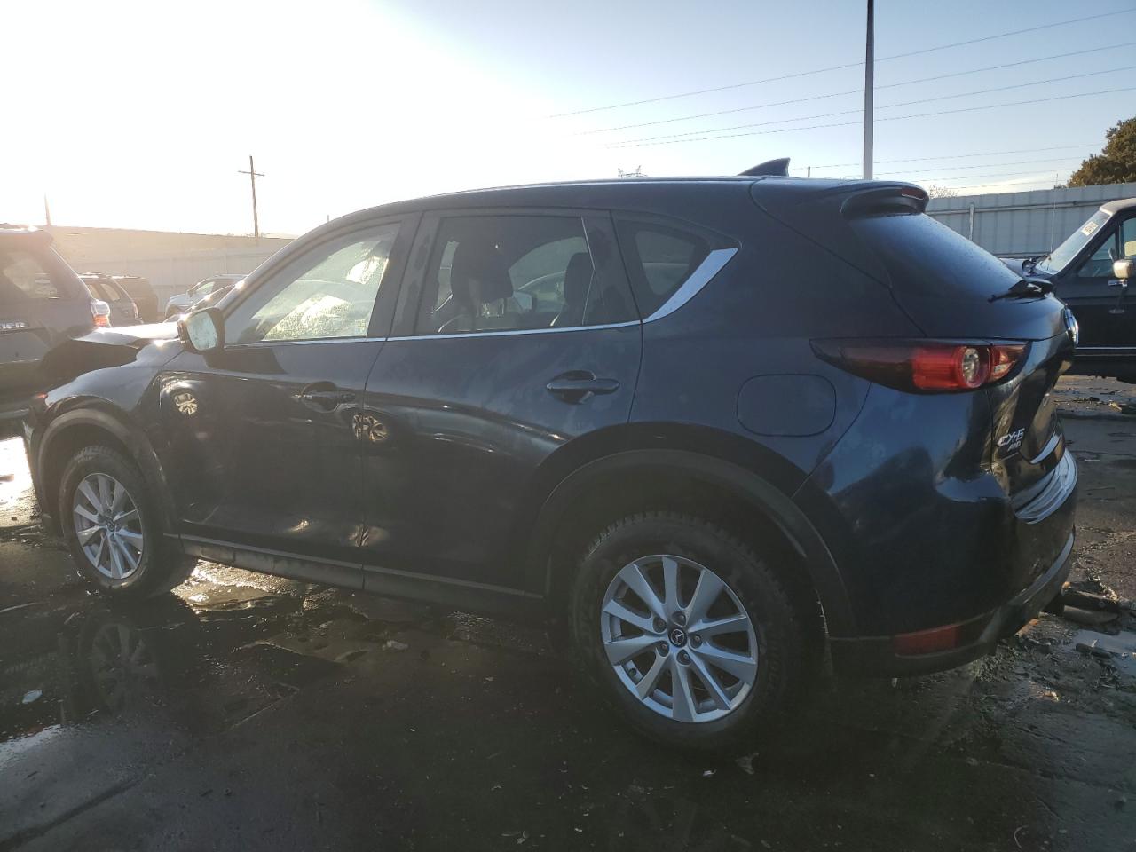 2017 Mazda CX-5 - Image 2