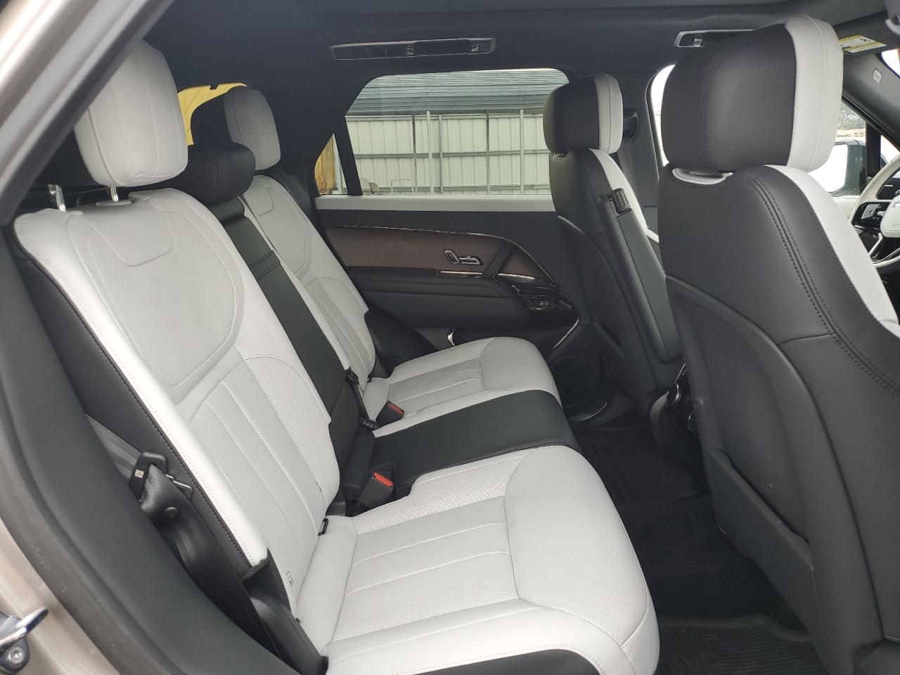 2023 Land Rover Range Rover - Image 11