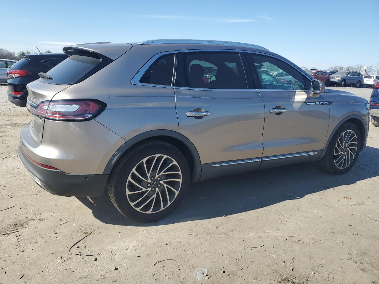 2019 Lincoln Nautilus - Image 3