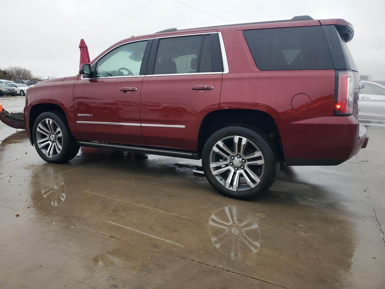 2017 GMC Yukon - Image 2