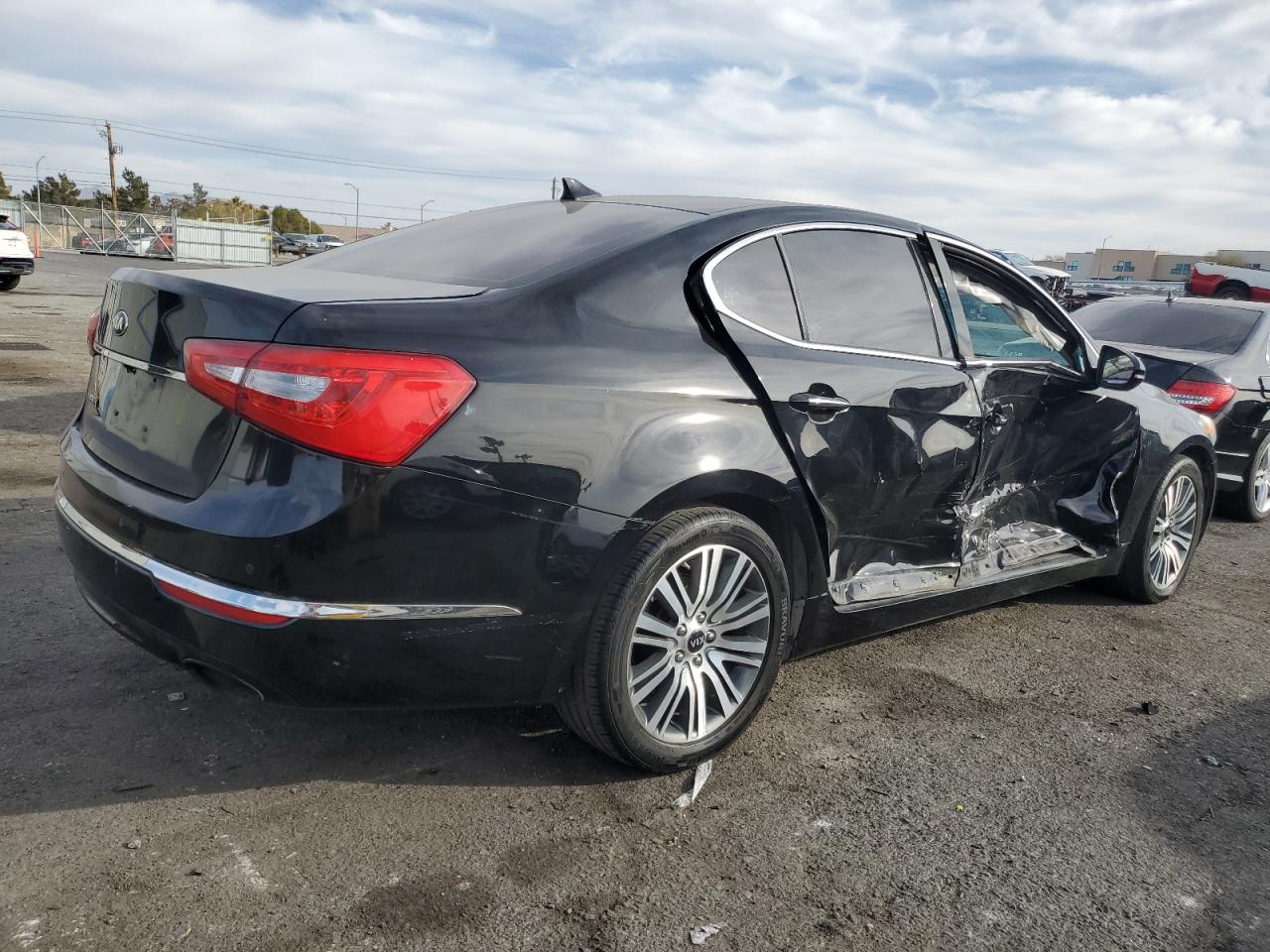 2015 Kia Cadenza - Image 3