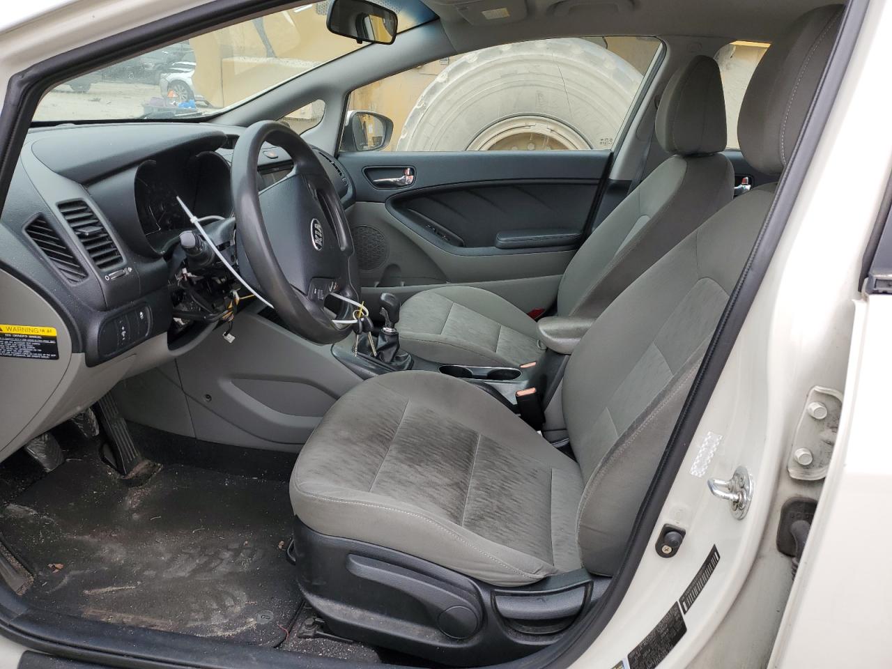 2015 Kia Forte - Image 7