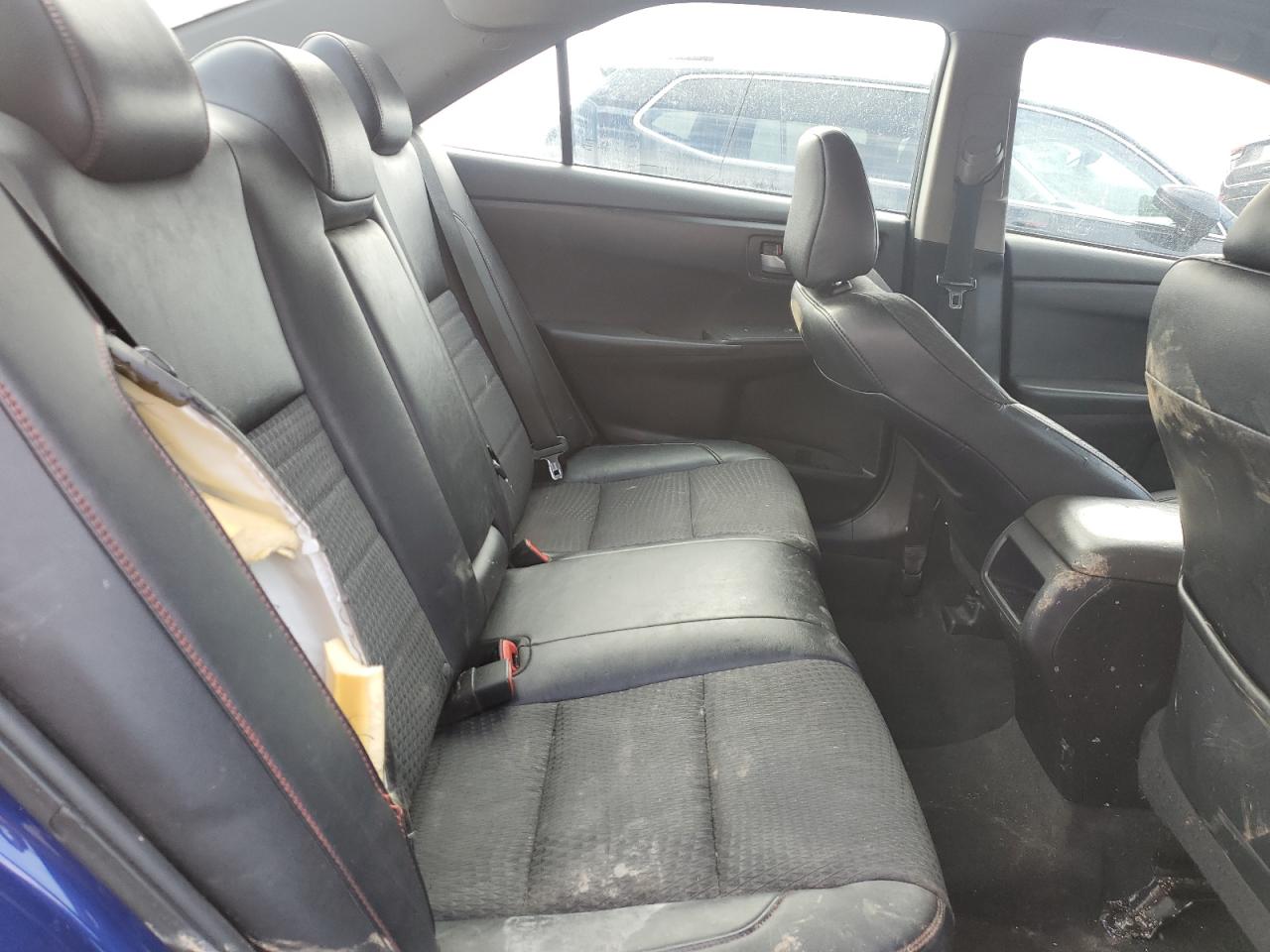 2015 Toyota Camry - Image 10