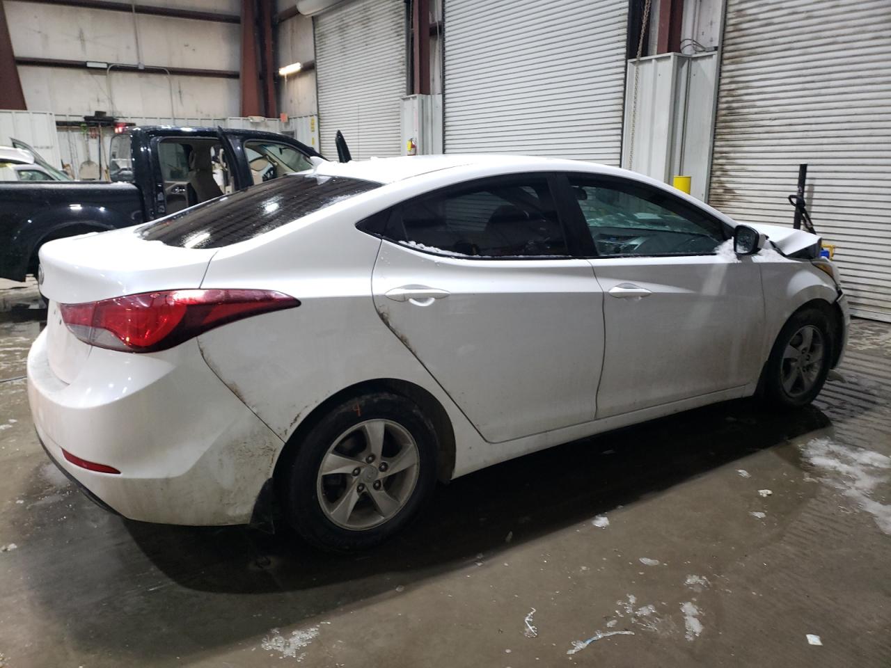 2015 Hyundai Elantra - Image 3