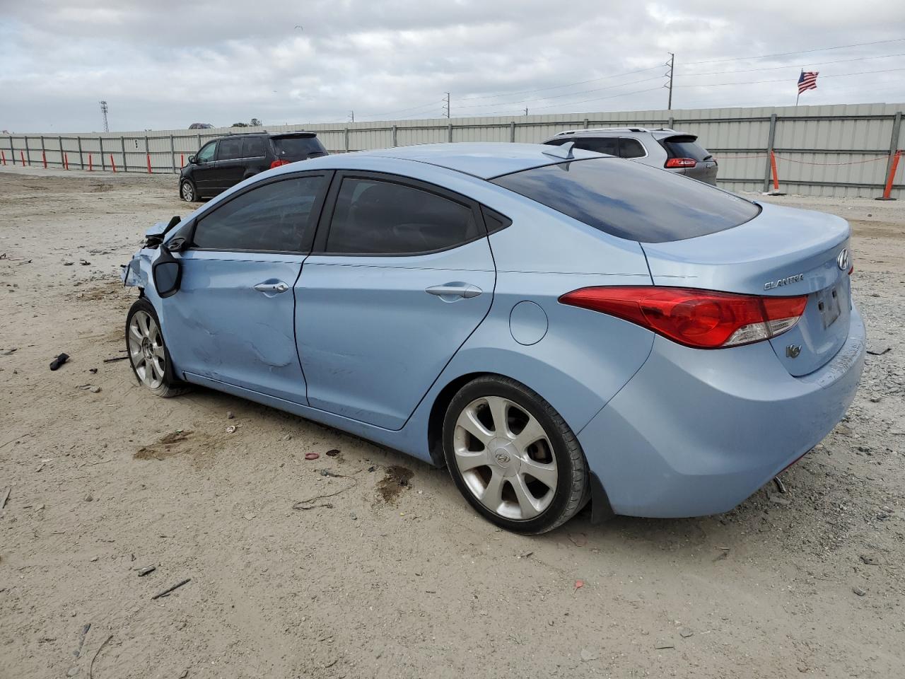 2013 Hyundai Elantra - Image 2