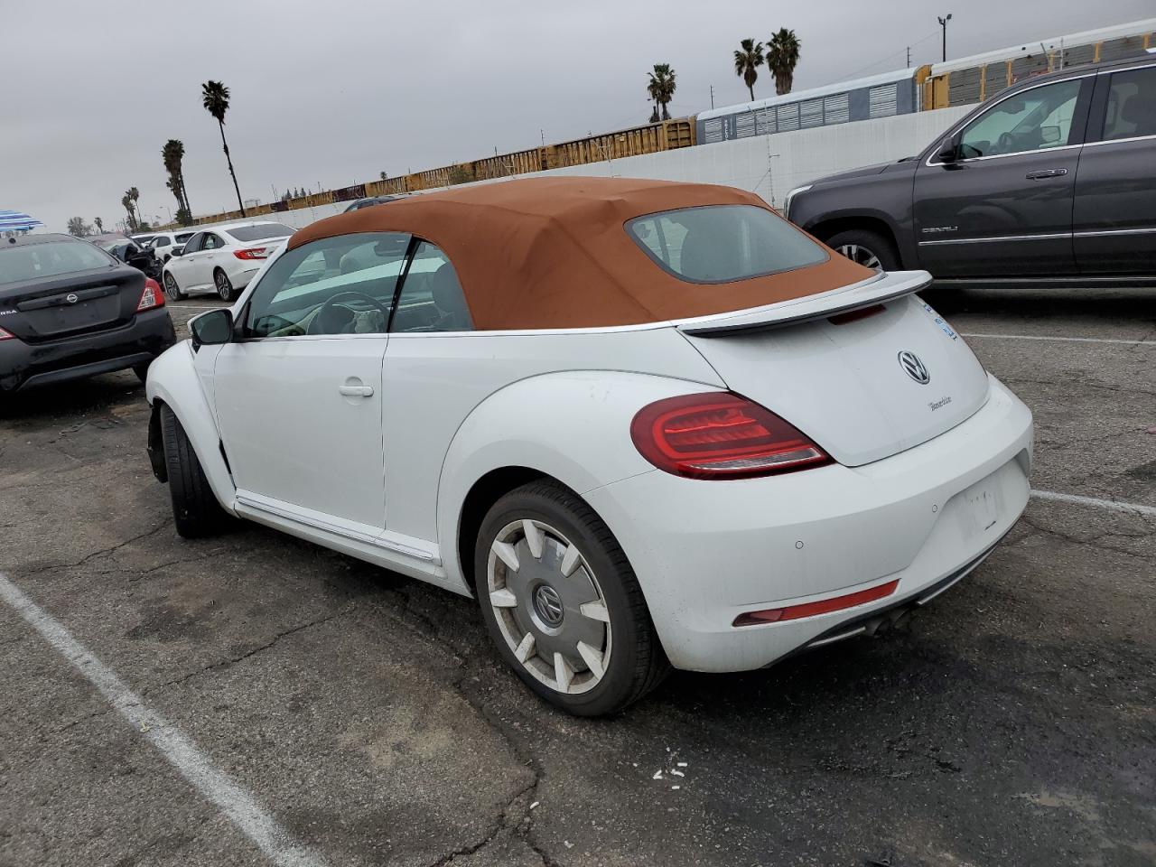 2019 Volkswagen Beetle - Image 2