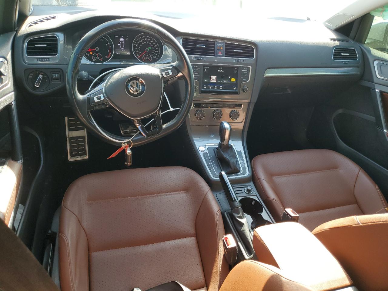 2017 Volkswagen Golf - Image 8