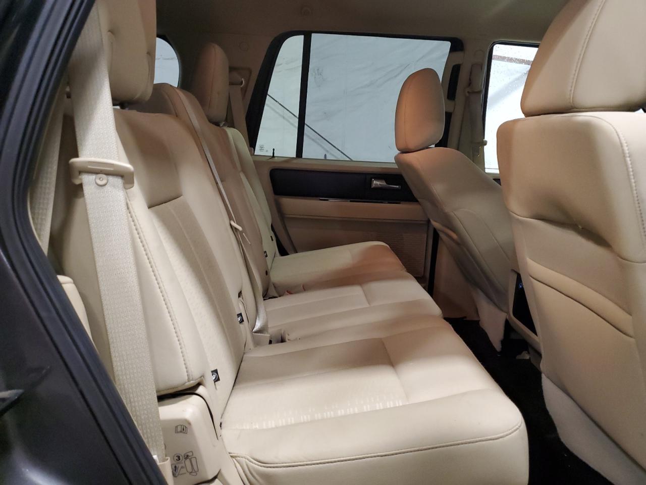 2015 Ford Expedition - Image 11