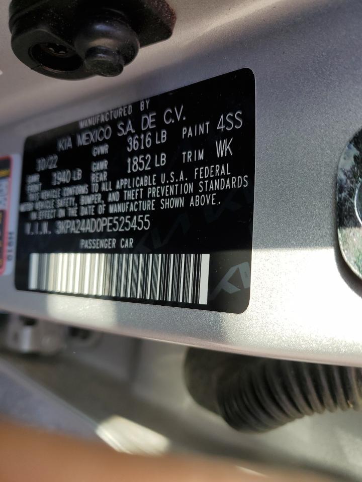 2023 Kia Rio - Image 13