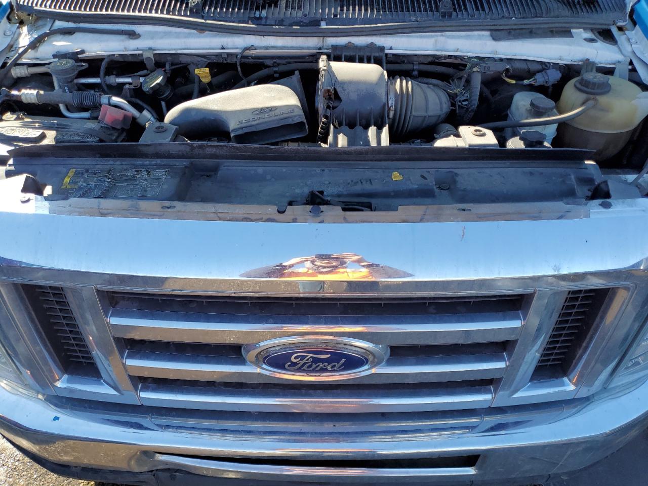 2015 Ford Econoline - Image 11