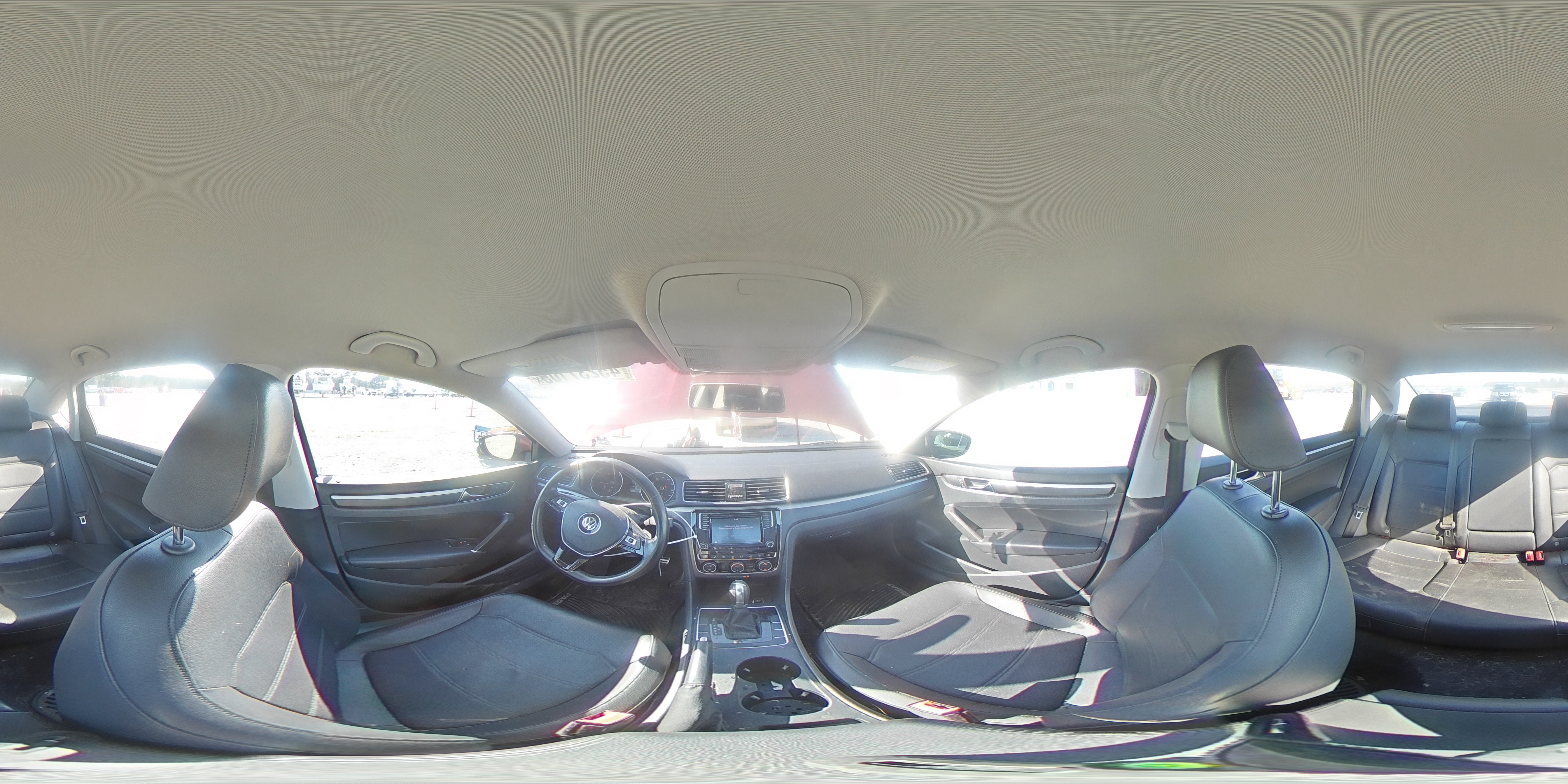 2018 Volkswagen Passat - Image 13