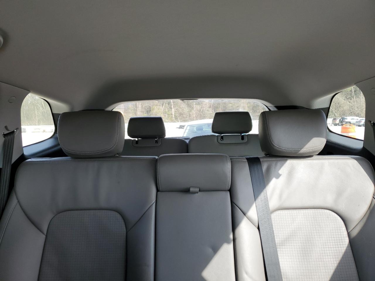 2014 Hyundai Santa Fe - Image 10