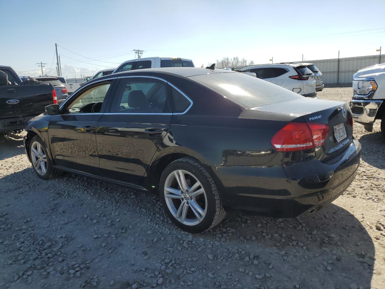 2014 Volkswagen Passat - Image 2