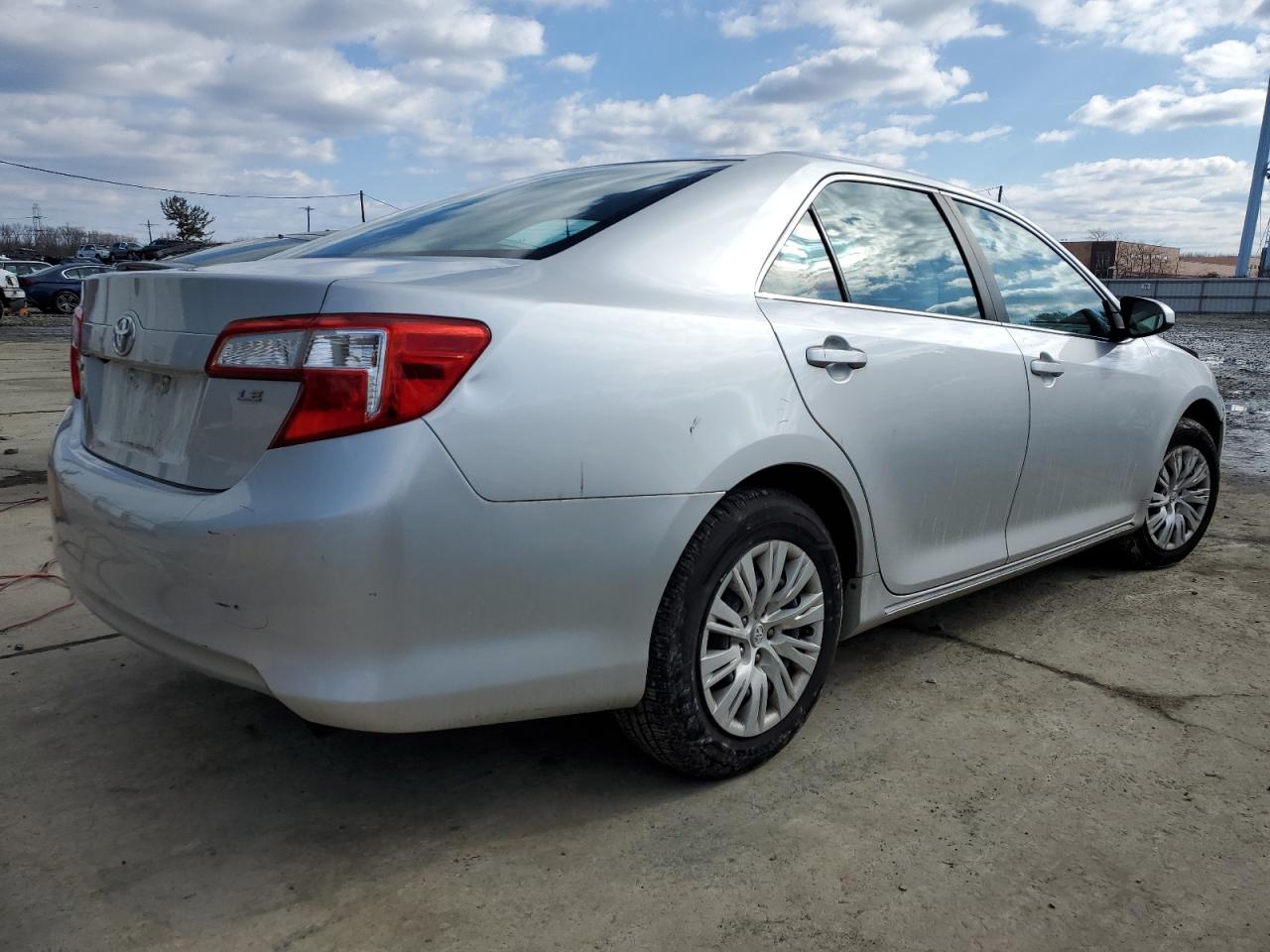 2014 Toyota Camry - Image 3