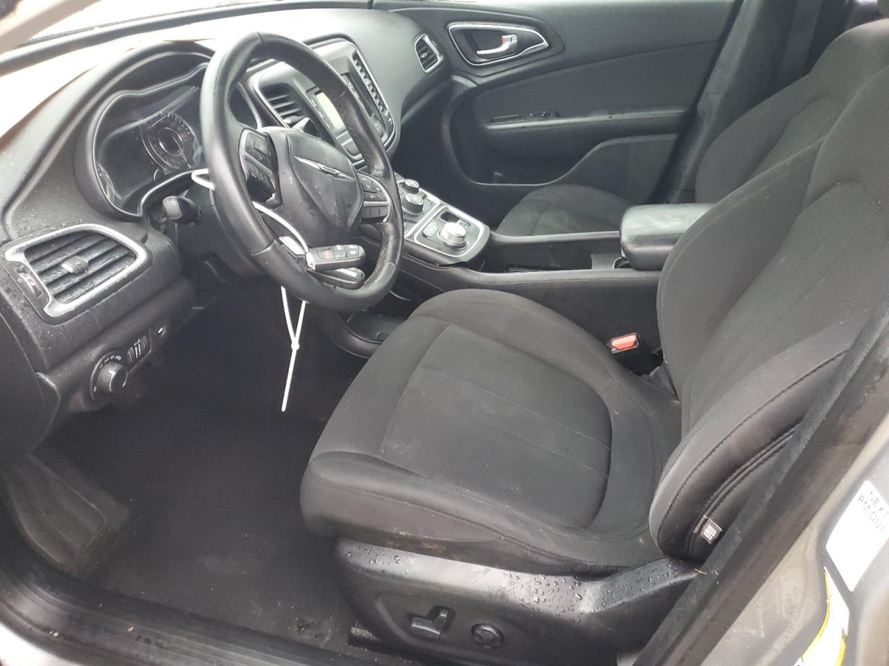 2015 Chrysler 200 - Image 7