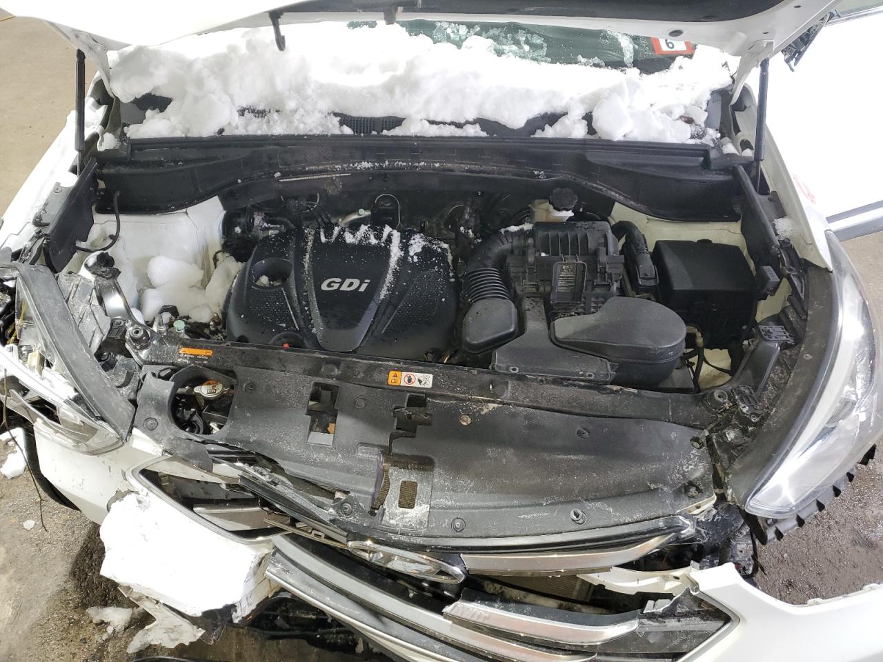 2015 Hyundai Santa Fe - Image 12