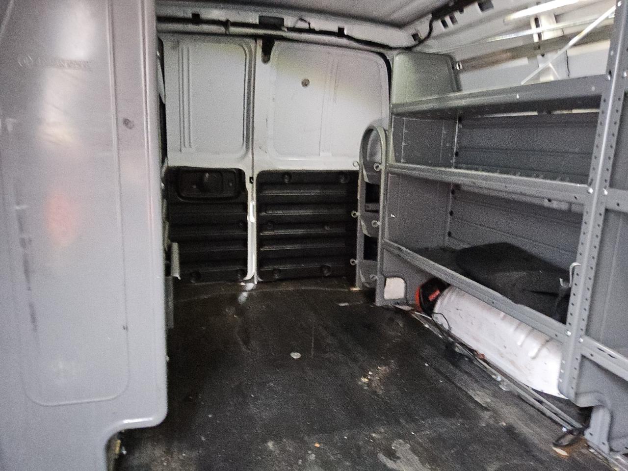 2018 Chevrolet Express - Image 10