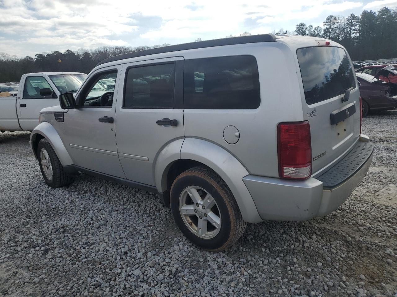 2008 Dodge Nitro - Image 2