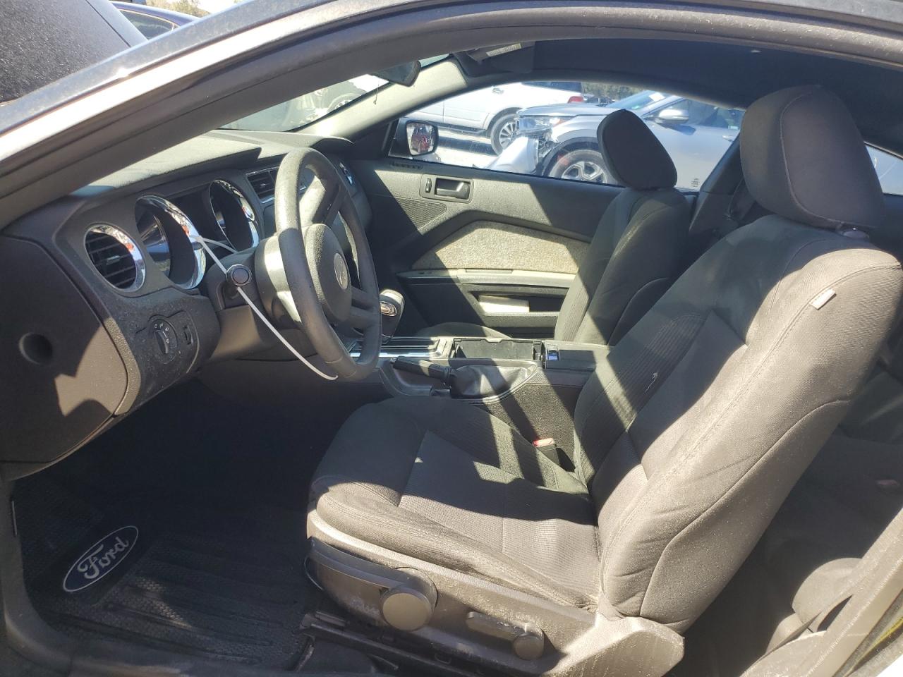 2010 Ford Mustang - Image 7