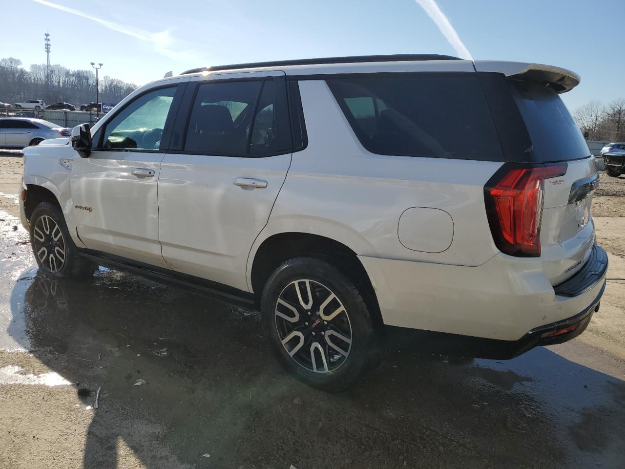 2021 GMC Yukon - Image 2
