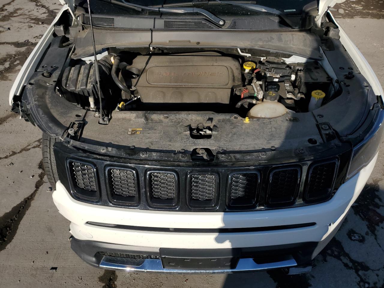 2018 Jeep Compass - Image 11