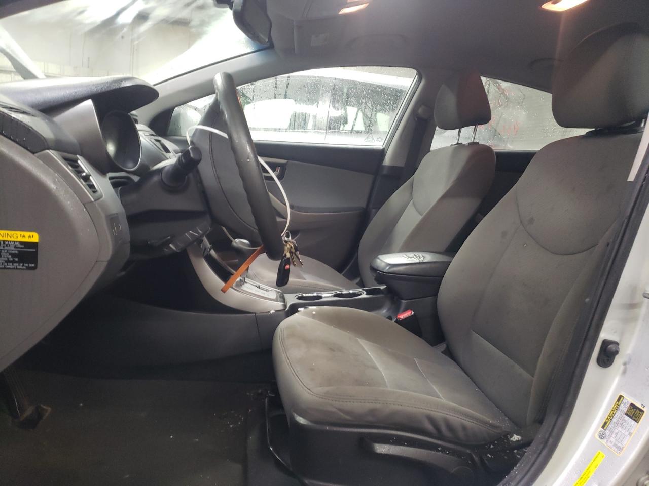 2013 Hyundai Elantra - Image 7