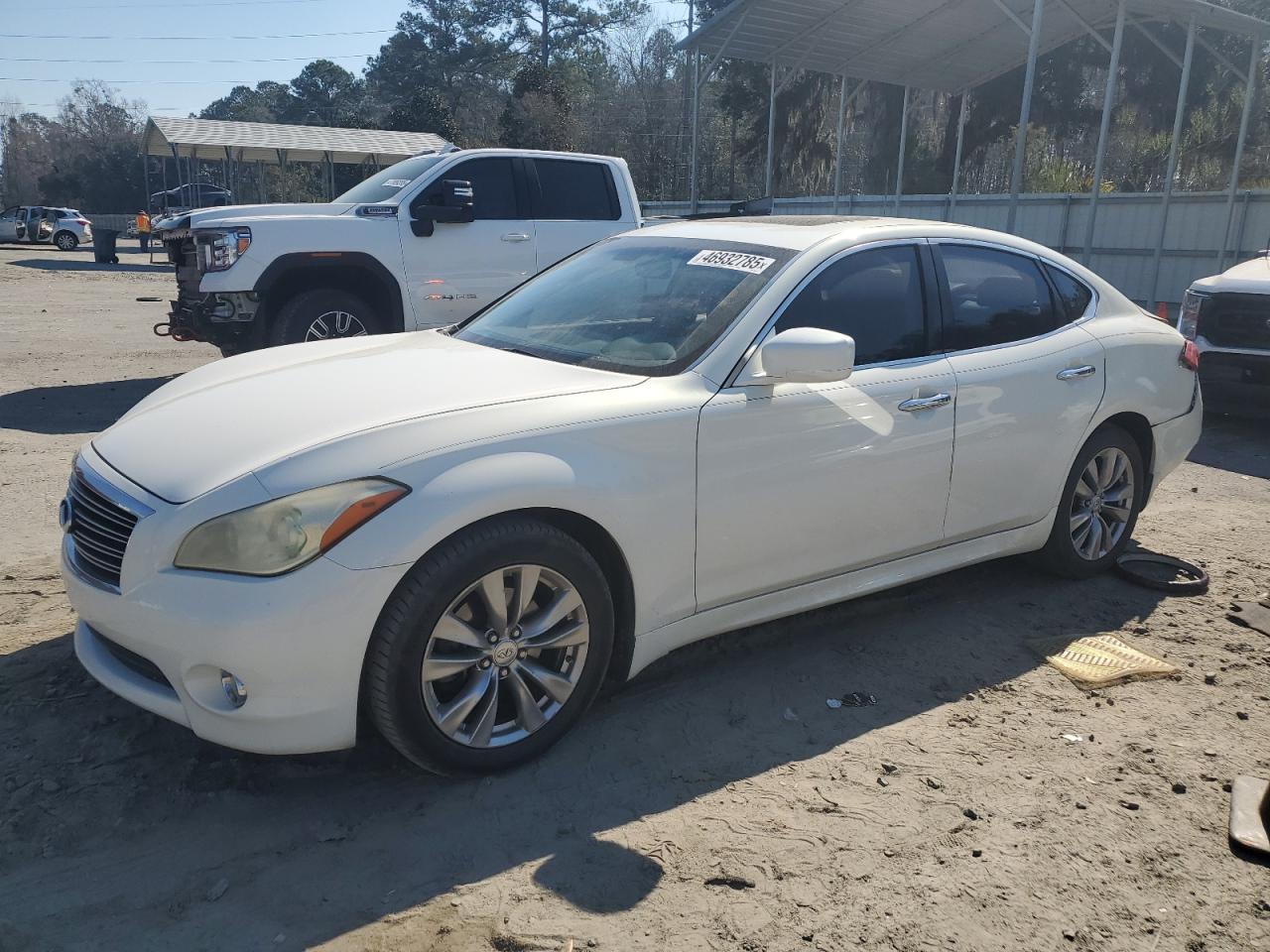 2012 Infiniti M - Image 1