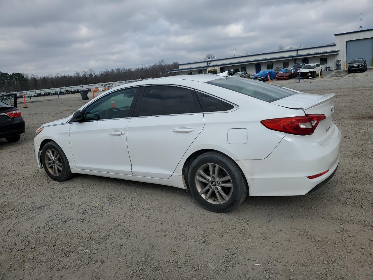 2016 Hyundai Sonata - Image 2