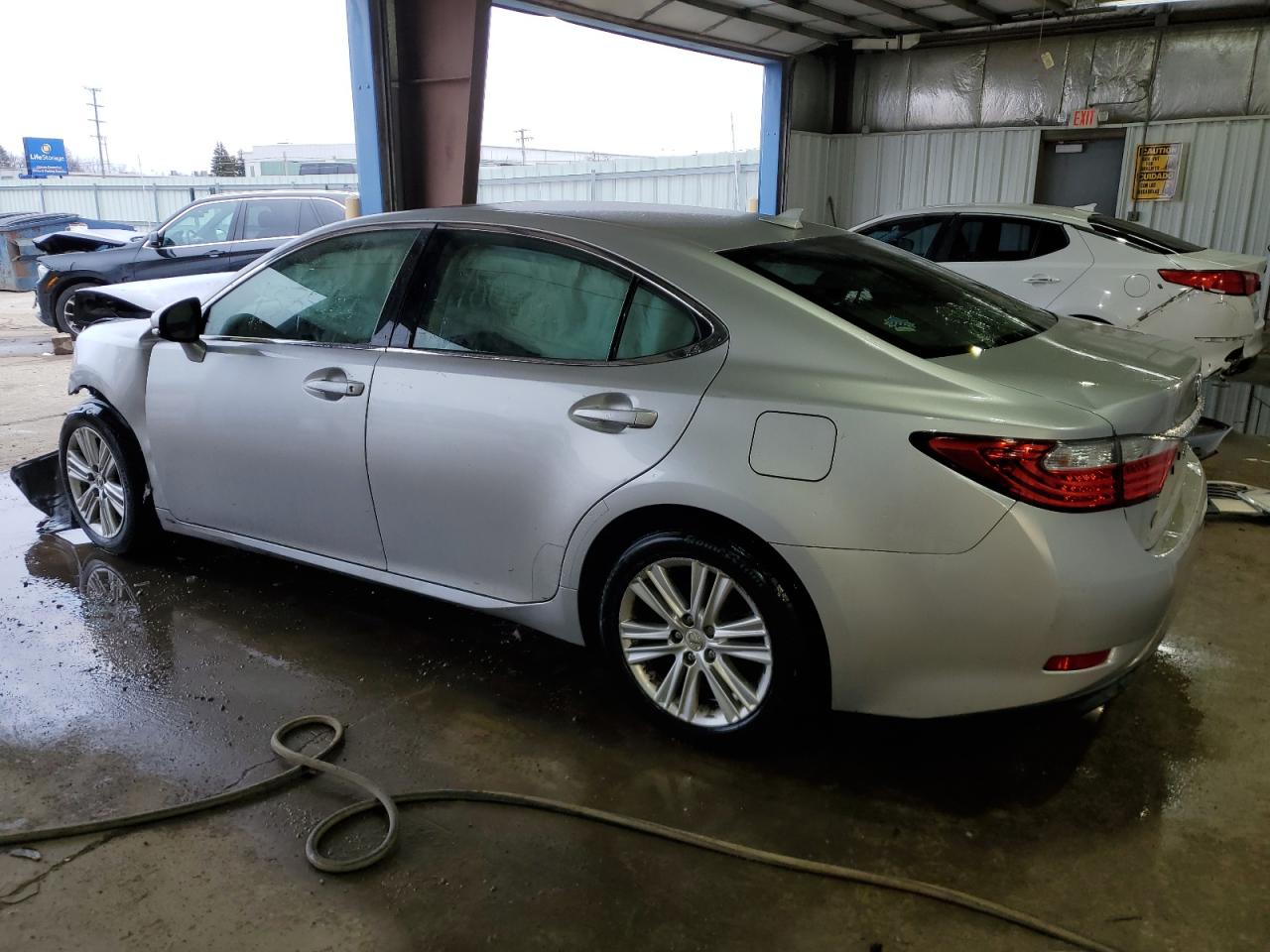 2014 Lexus ES - Image 2