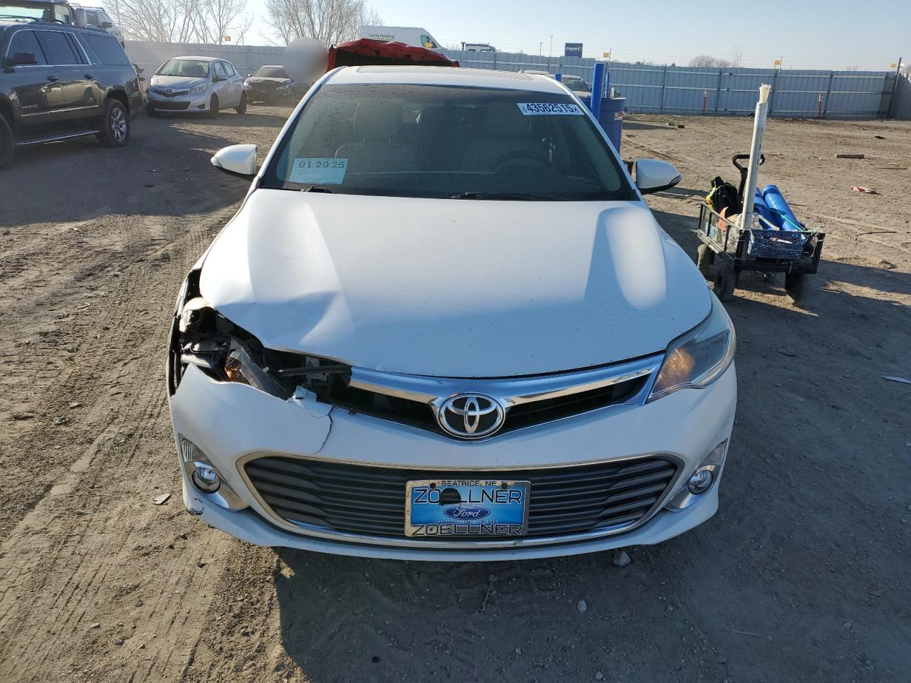 2013 Toyota Avalon - Image 5