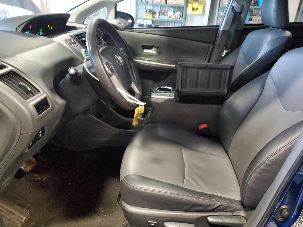 2012 Toyota Prius - Image 7