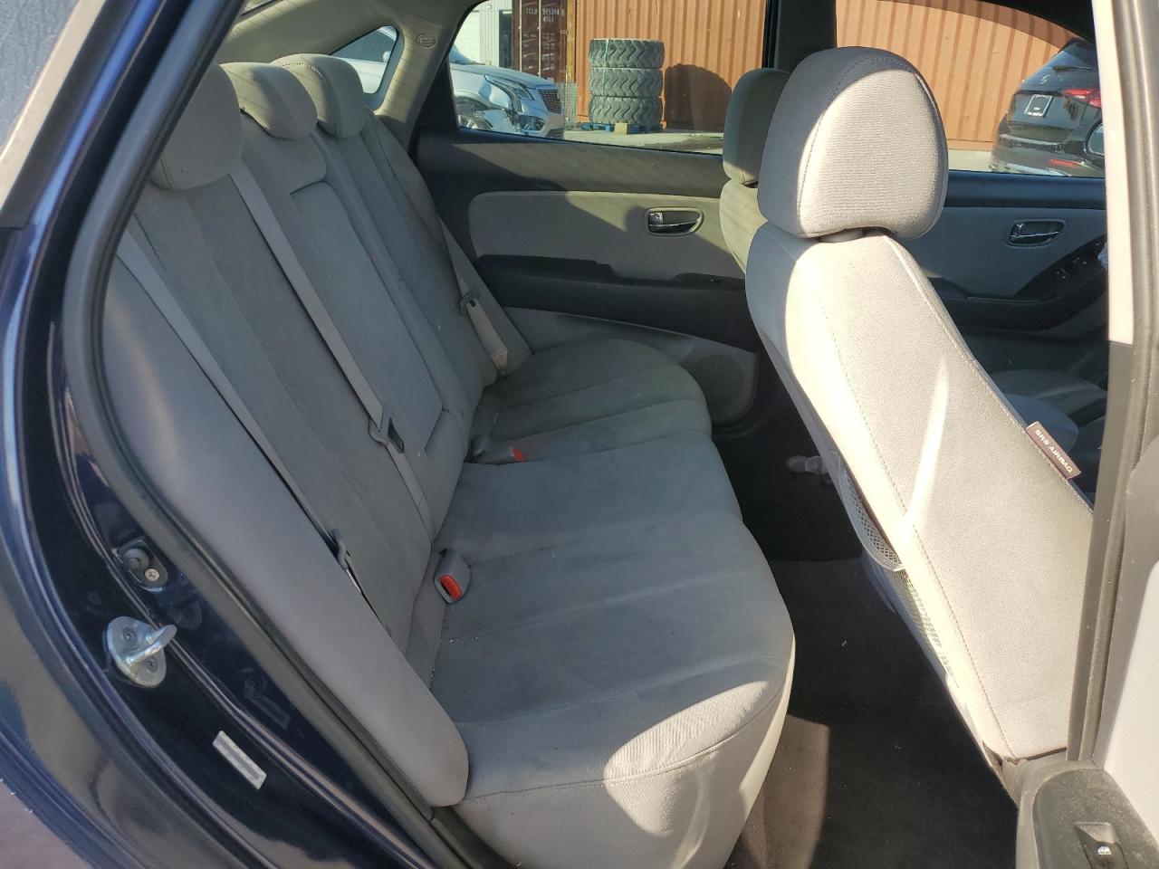 2010 Hyundai Elantra - Image 10