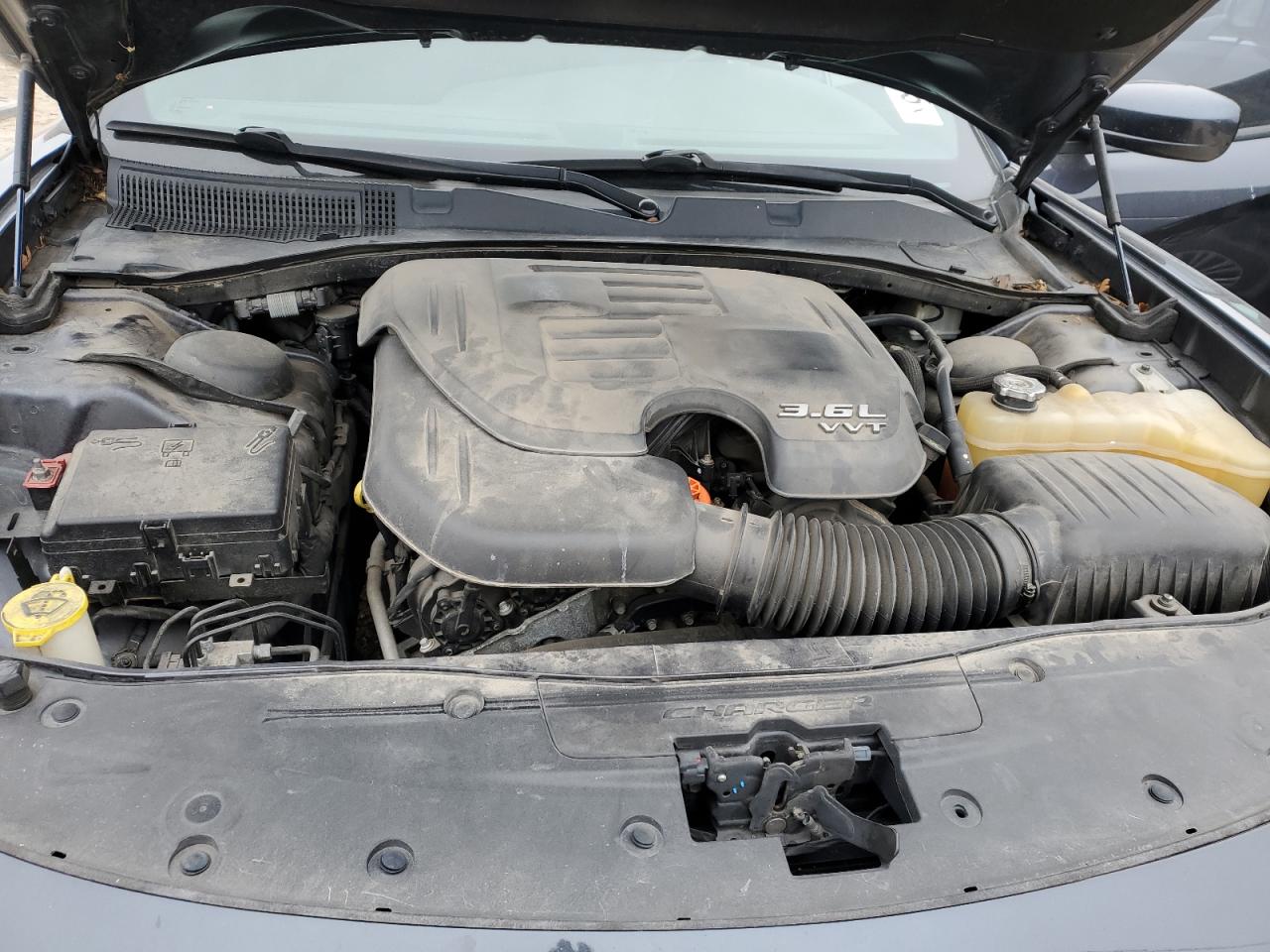 2016 Dodge Charger - Image 11