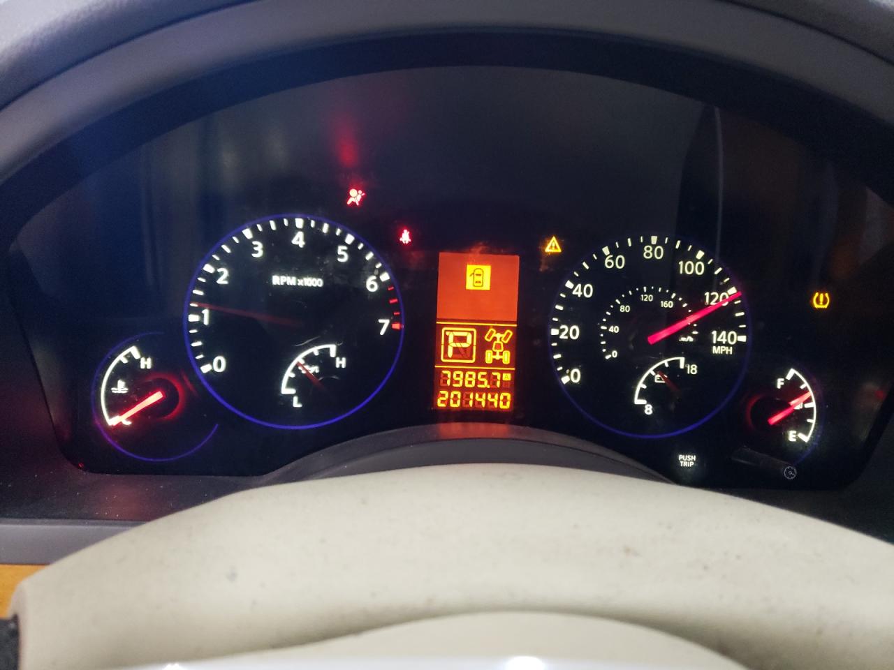 2010 Infiniti QX56 - Image 9