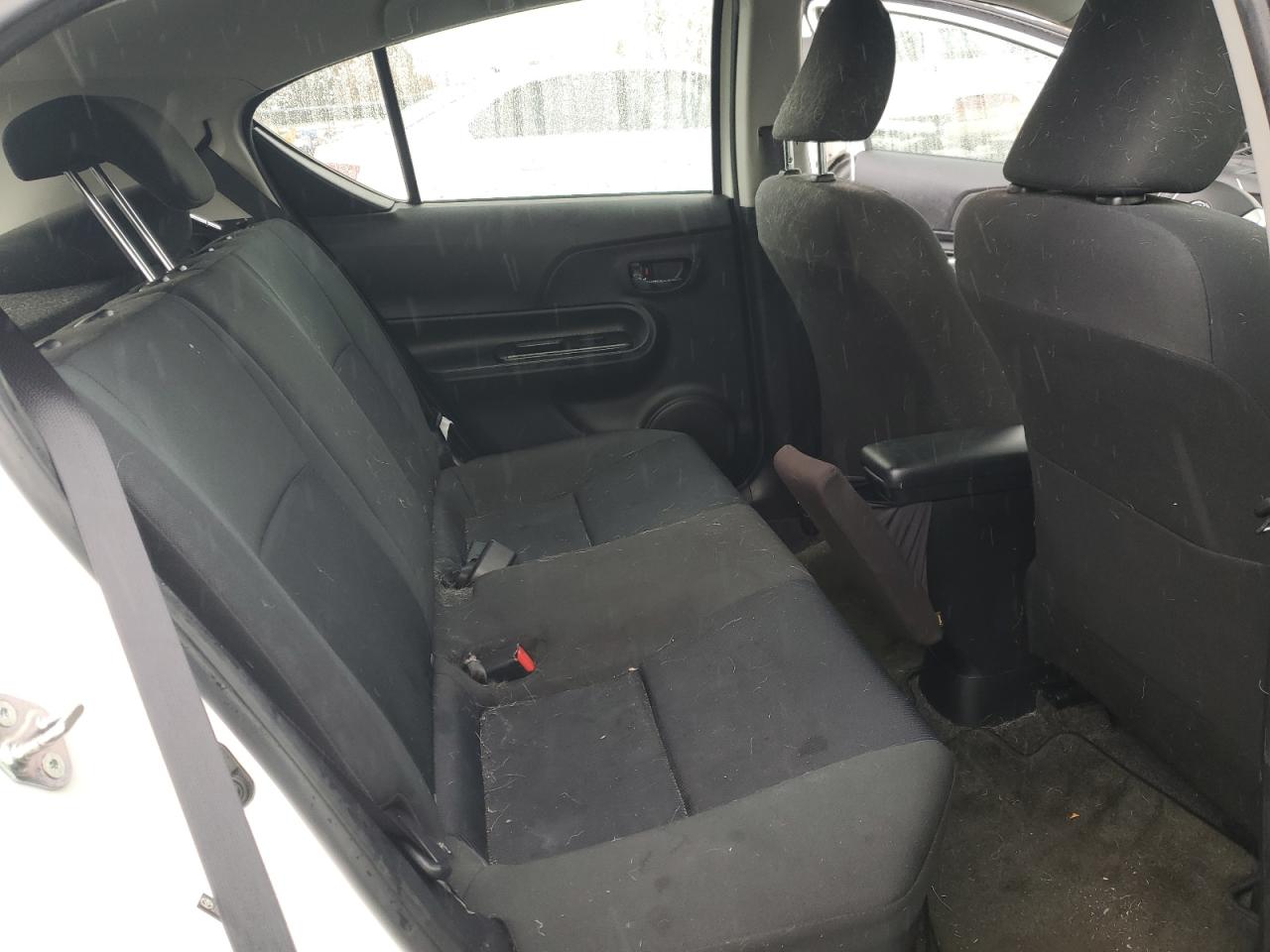 2016 Toyota Prius - Image 10