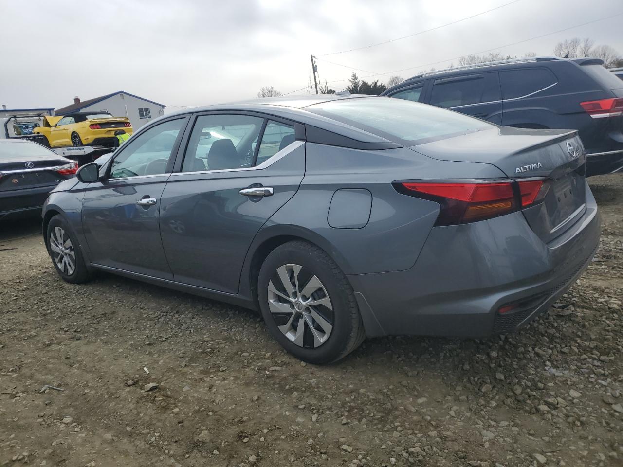 2020 Nissan Altima - Image 2