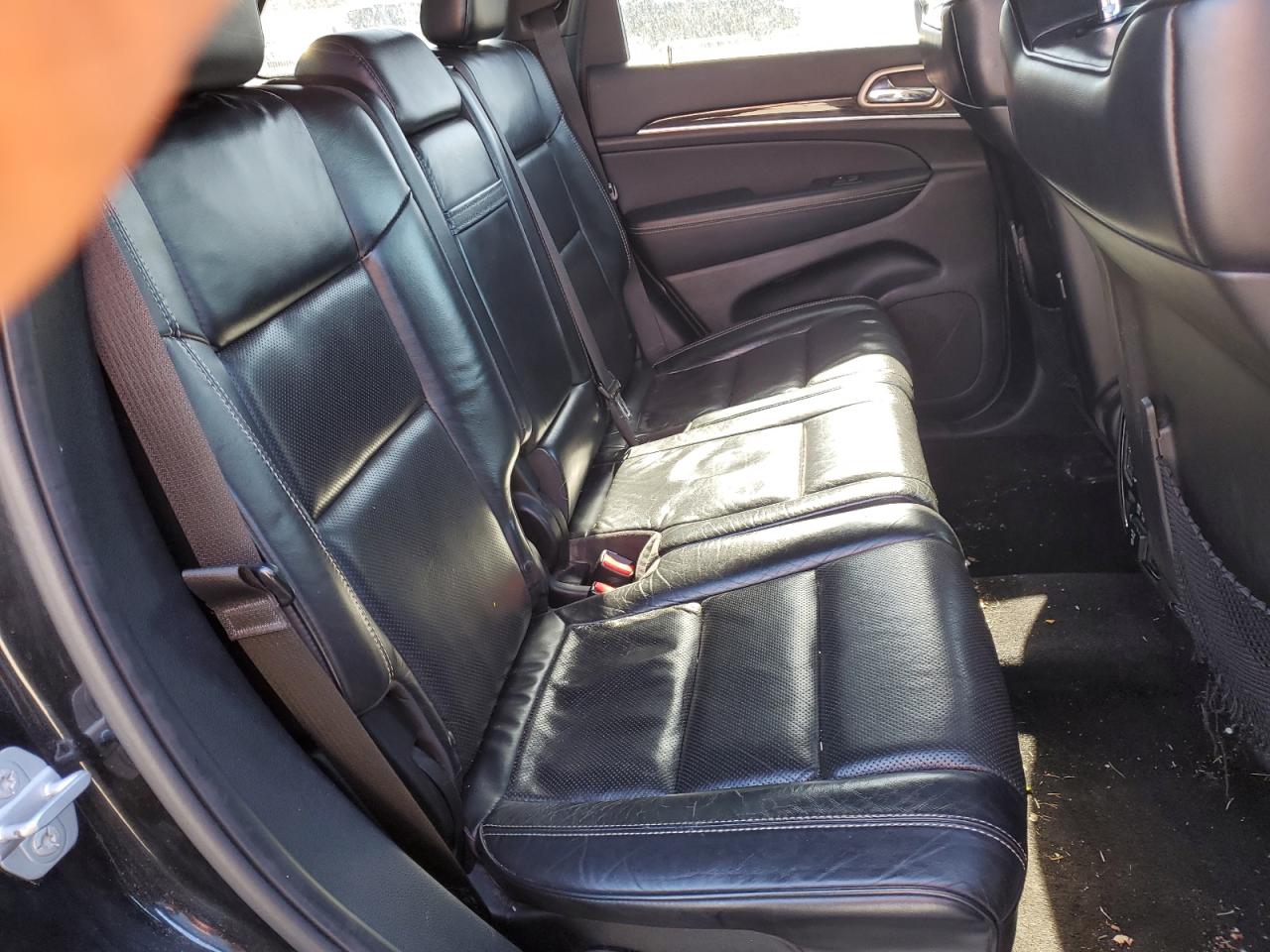 2015 Jeep Grand Cherokee - Image 11