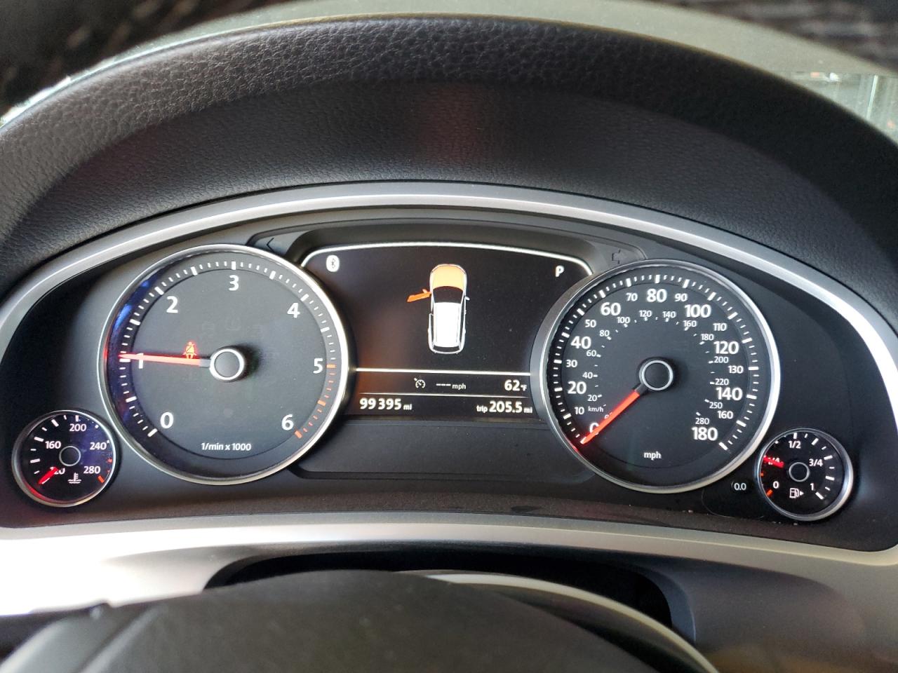 2014 Volkswagen Touareg - Image 9