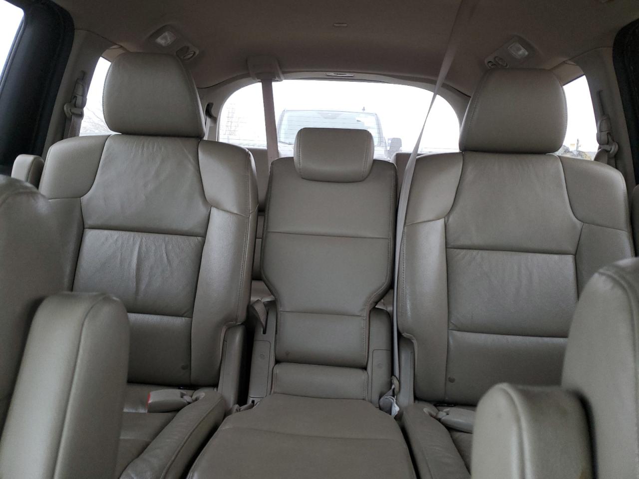 2011 Honda Odyssey - Image 10