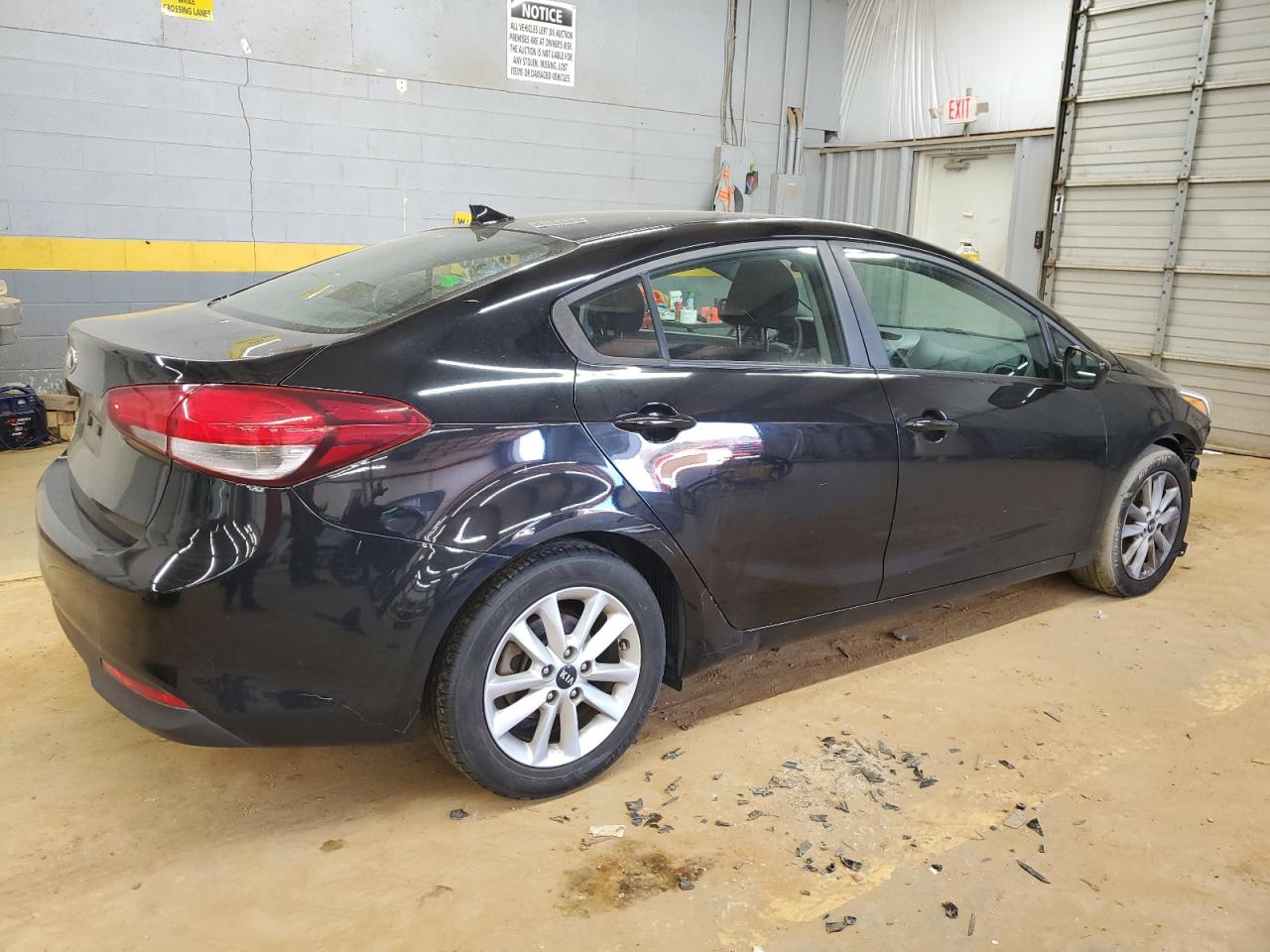 2017 Kia Forte - Image 3