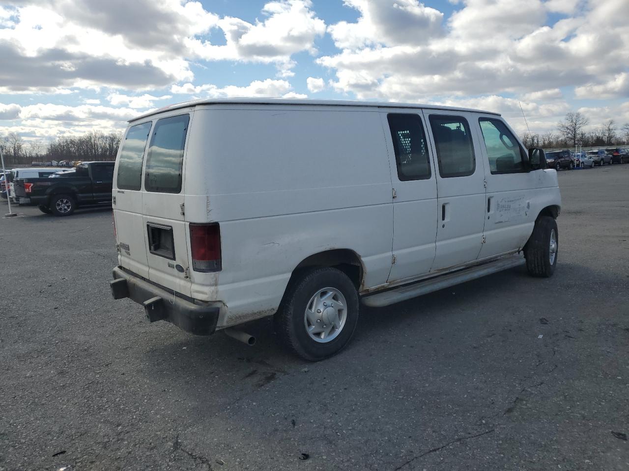 2013 Ford Econoline - Image 3