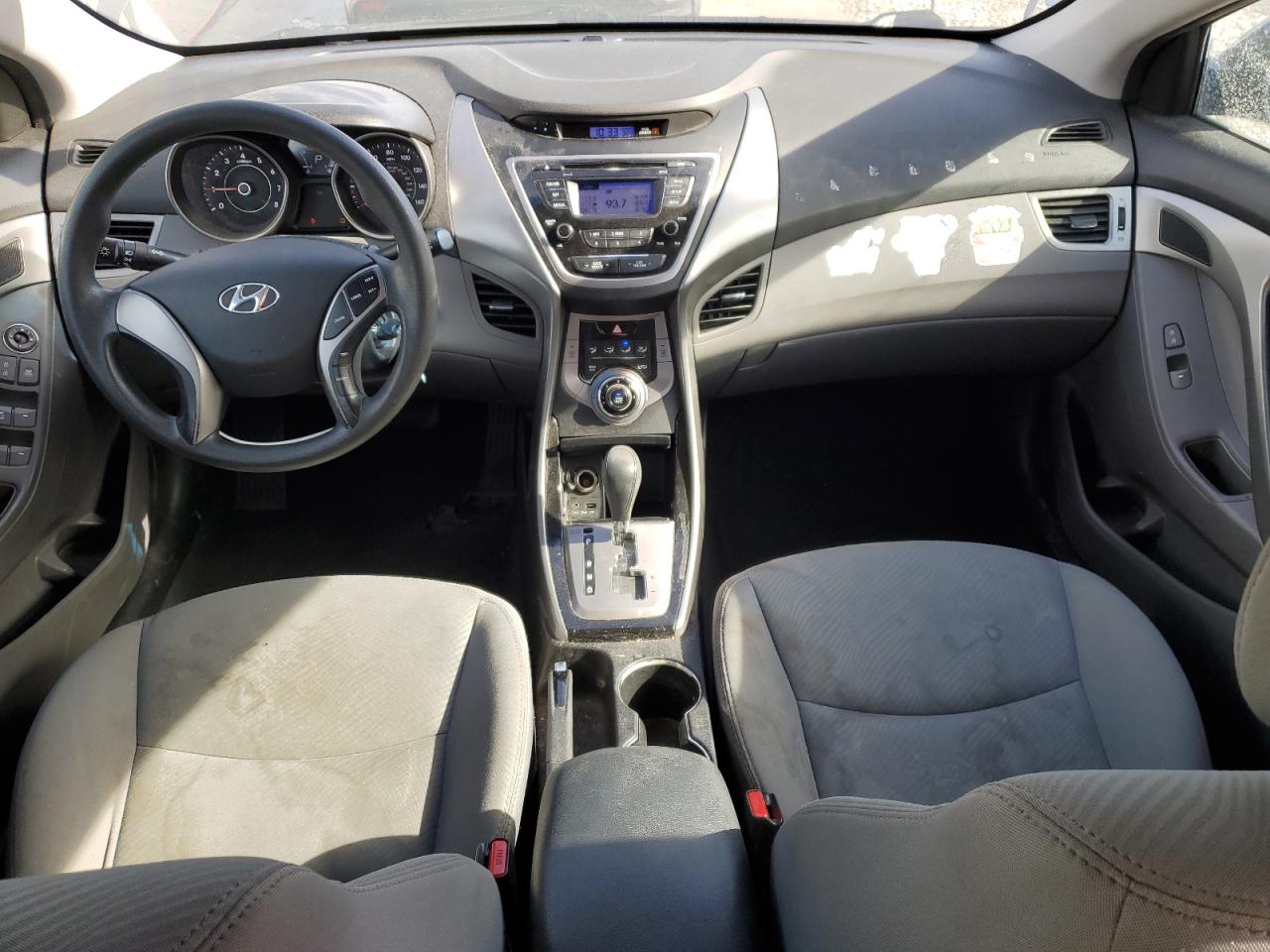2013 Hyundai Elantra - Image 8