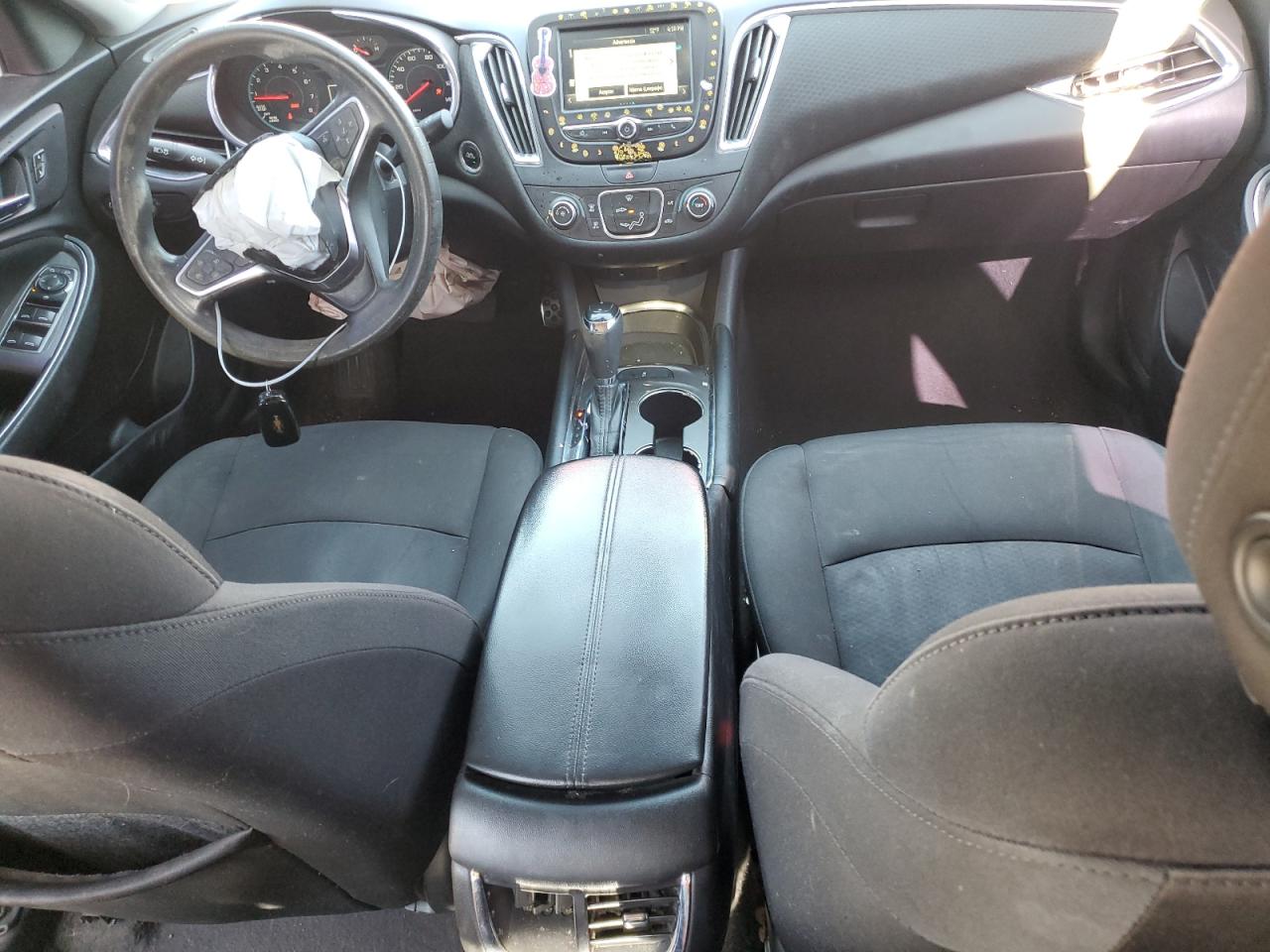1G1ZD5ST0JF150732 CHEVROLET MALIBU 2018