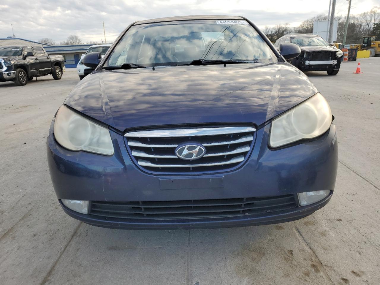 2010 Hyundai Elantra - Image 5