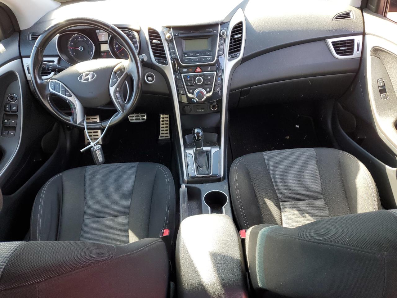 2013 Hyundai Elantra - Image 8