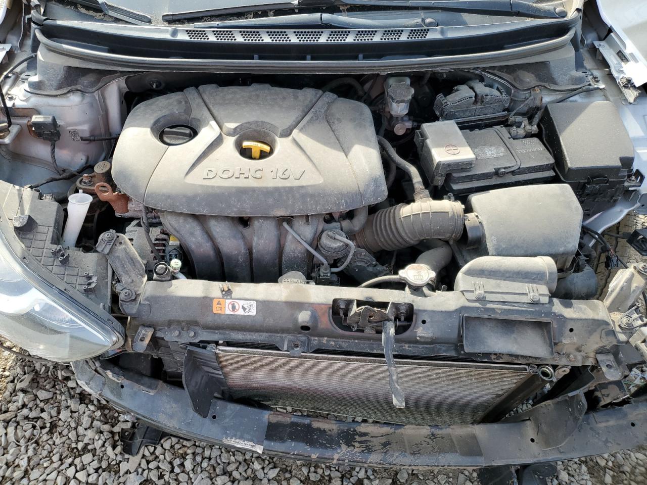 2013 Hyundai Elantra - Image 13