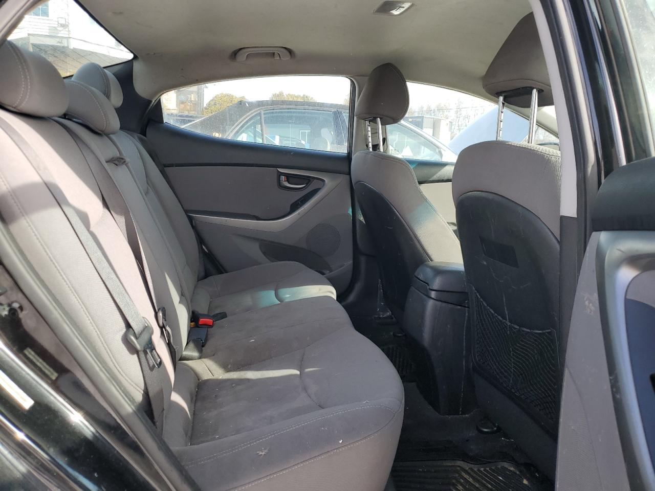2015 Hyundai Elantra - Image 10
