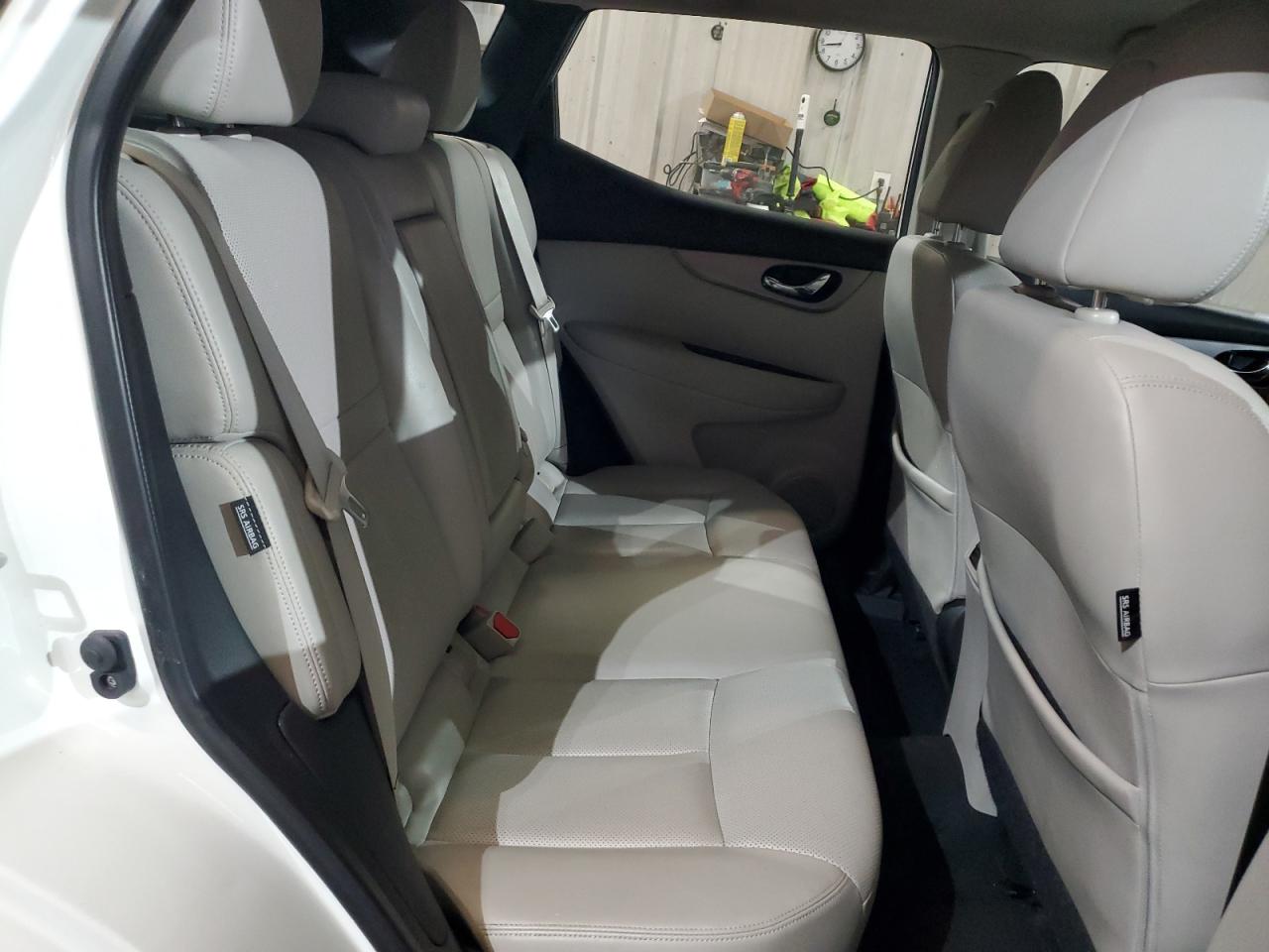 2020 Nissan Rogue - Image 10