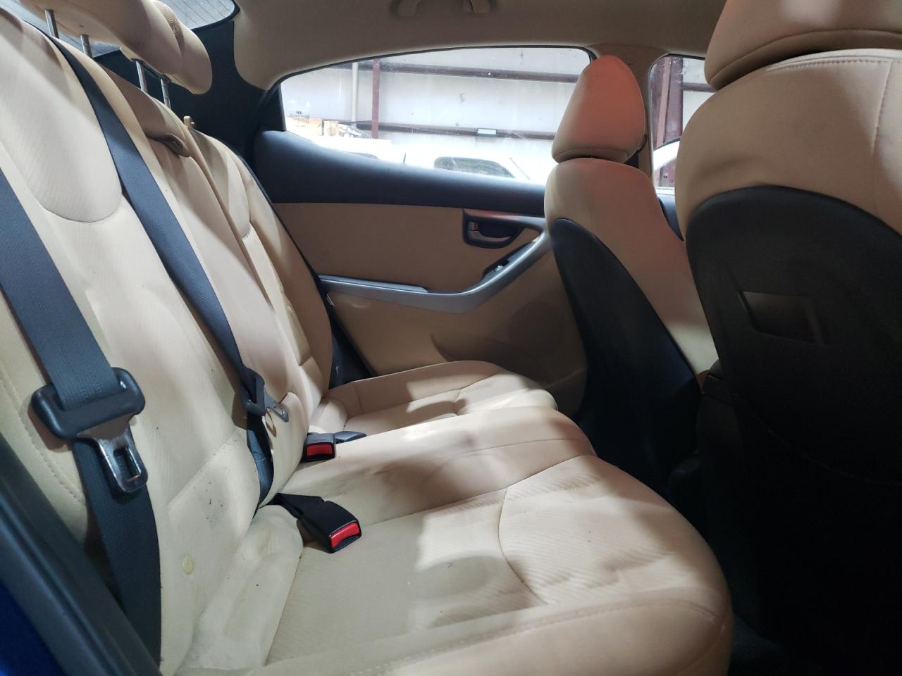 2013 Hyundai Elantra - Image 10