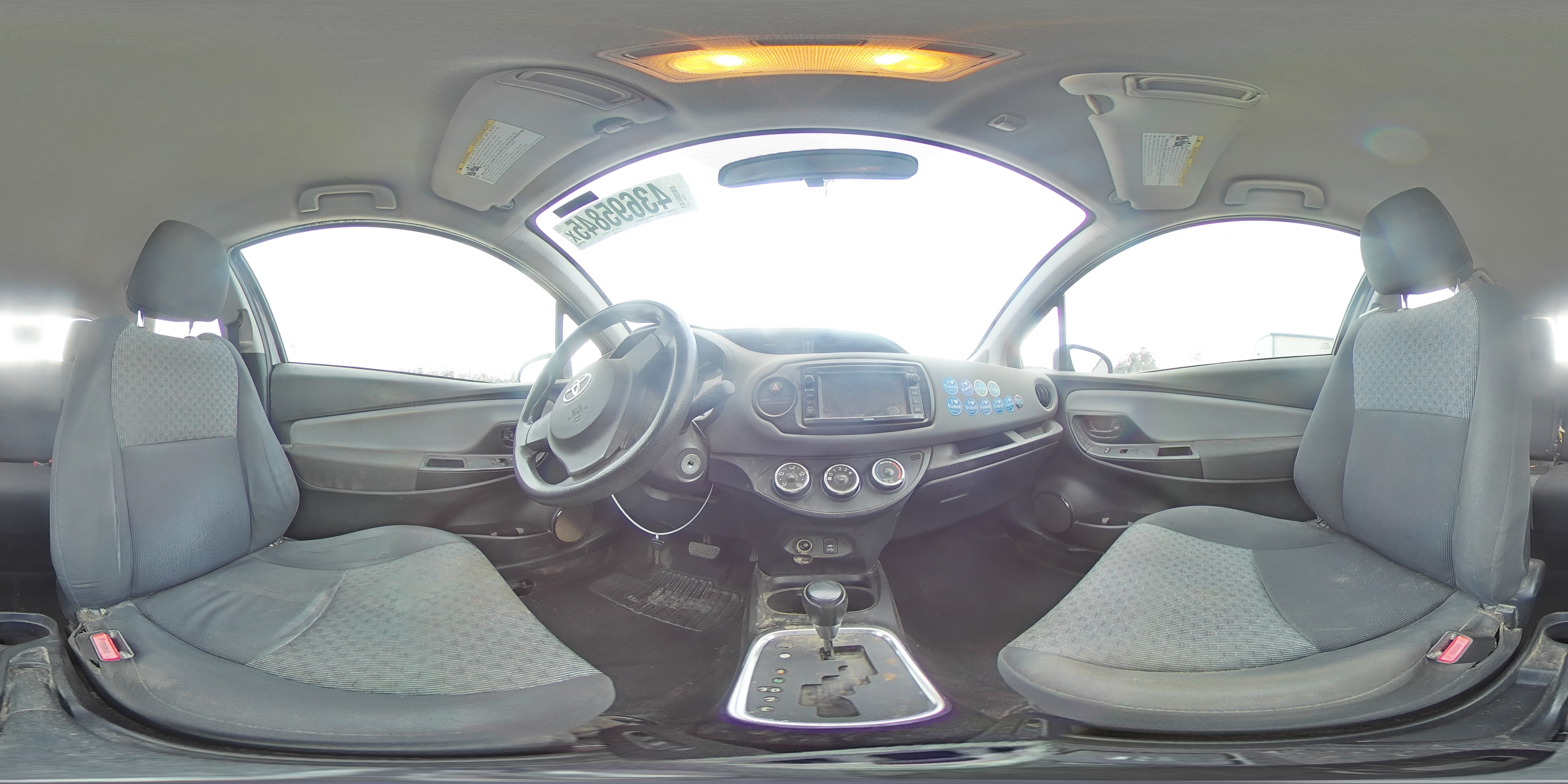 2015 Toyota Yaris - Image 14